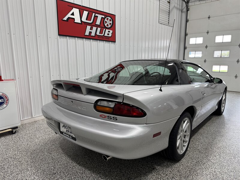2002 Chevrolet Camaro Z28 Super Sport   - Photo 19 - Rochelle, IL 61068