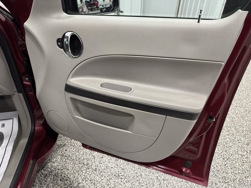 2006 Chevrolet HHR LT - Photo 10 - Rochelle, IL 61068