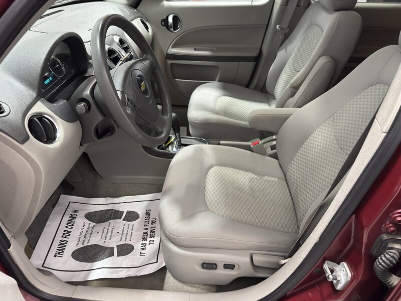 2006 Chevrolet HHR LT - Photo 5 - Rochelle, IL 61068