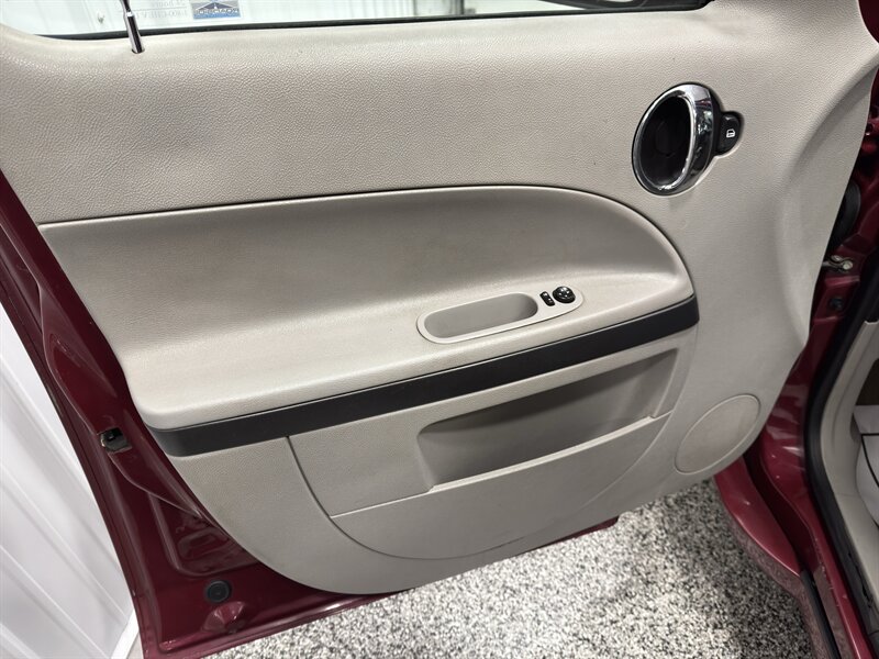 2006 Chevrolet HHR LT - Photo 9 - Rochelle, IL 61068