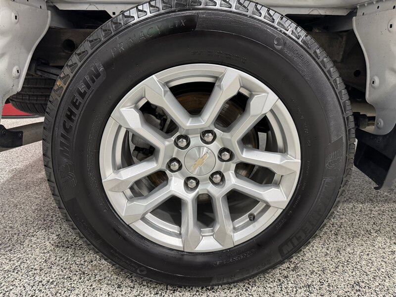 2022 Chevrolet Silverado 1500 LT   - Photo 23 - Rochelle, IL 61068