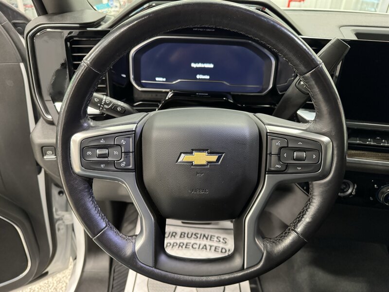 2022 Chevrolet Silverado 1500 LT   - Photo 7 - Rochelle, IL 61068