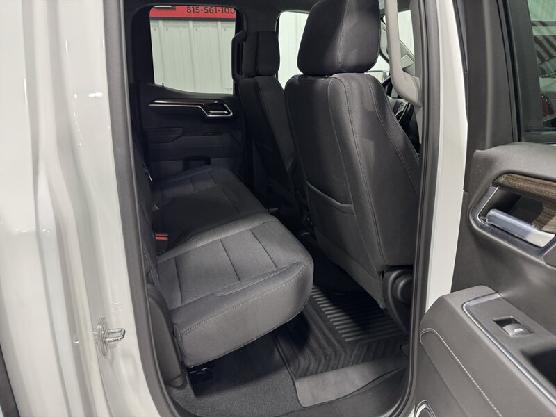 2022 Chevrolet Silverado 1500 LT   - Photo 14 - Rochelle, IL 61068