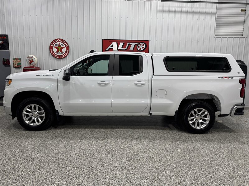 2022 Chevrolet Silverado 1500 LT   - Photo 1 - Rochelle, IL 61068