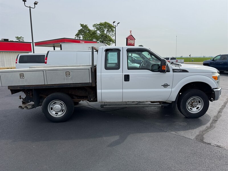 2011 Ford F-250 XL - Photo 2 - Rochelle, IL 61068