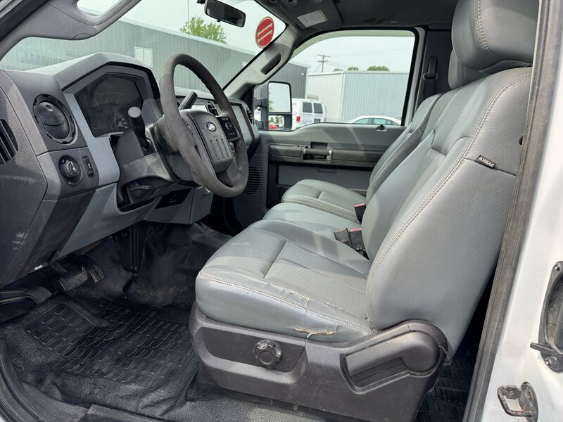 2011 Ford F-250 XL - Photo 6 - Rochelle, IL 61068