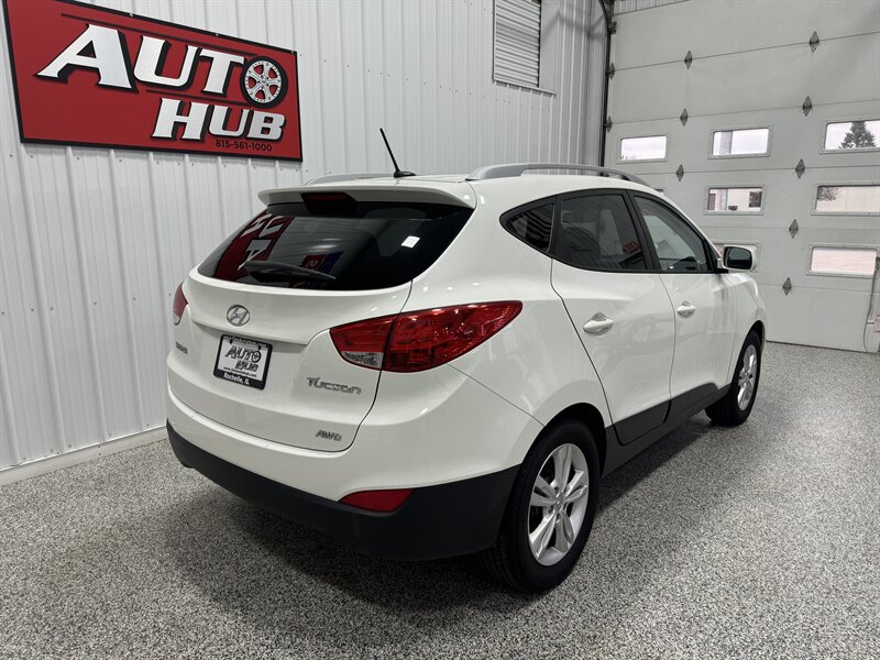 2011 Hyundai Tucson GLS   - Photo 7 - Rochelle, IL 61068