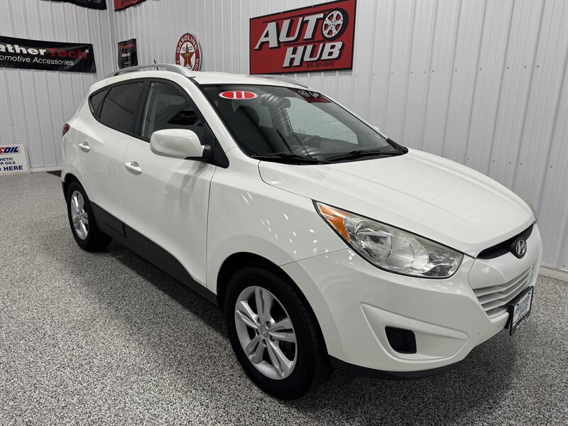 2011 Hyundai Tucson GLS   - Photo 4 - Rochelle, IL 61068