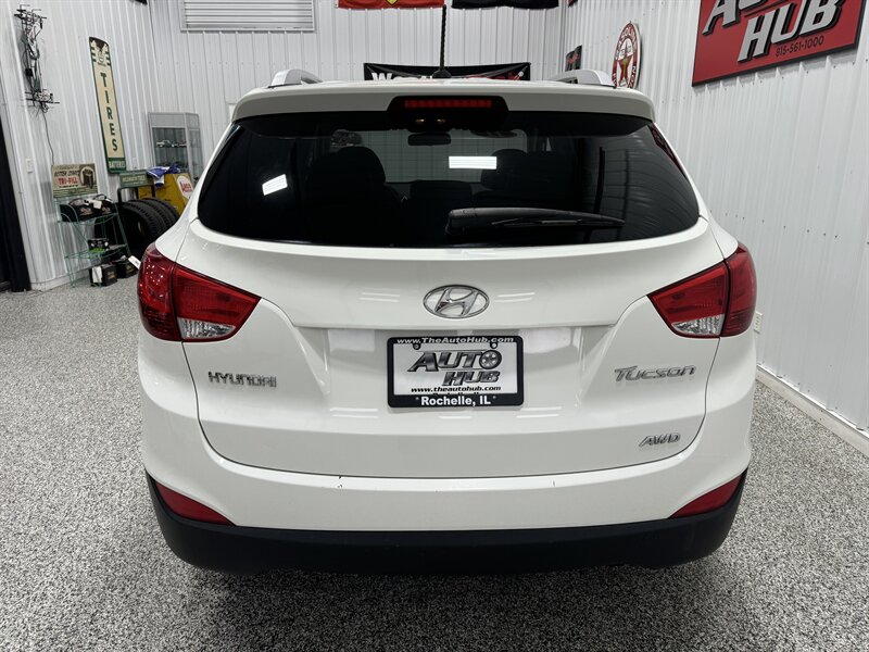 2011 Hyundai Tucson GLS   - Photo 8 - Rochelle, IL 61068