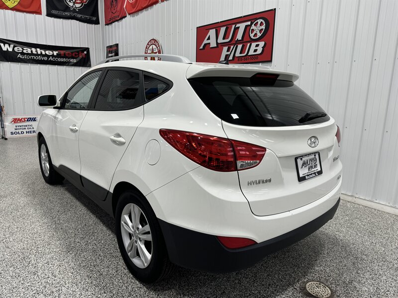 2011 Hyundai Tucson GLS   - Photo 3 - Rochelle, IL 61068