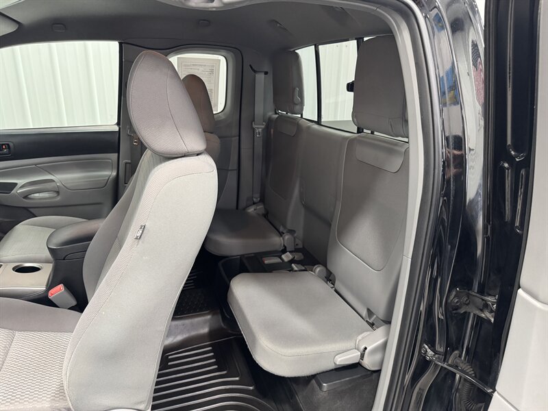 2012 Toyota Tacoma V6 - Photo 10 - Rochelle, IL 61068