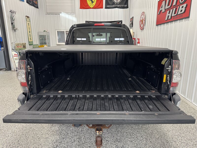 2012 Toyota Tacoma V6 - Photo 13 - Rochelle, IL 61068