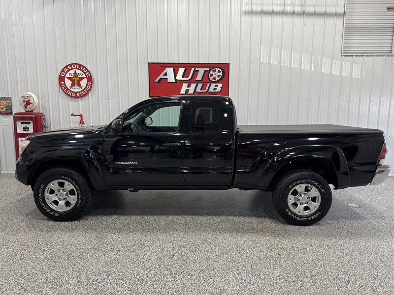 2012 Toyota Tacoma V6 - Photo 1 - Rochelle, IL 61068