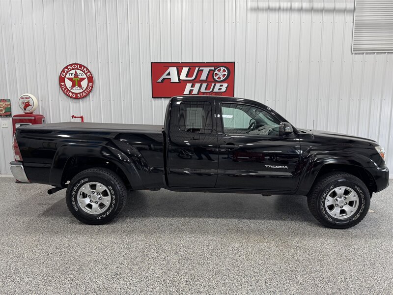 2012 Toyota Tacoma V6 - Photo 3 - Rochelle, IL 61068