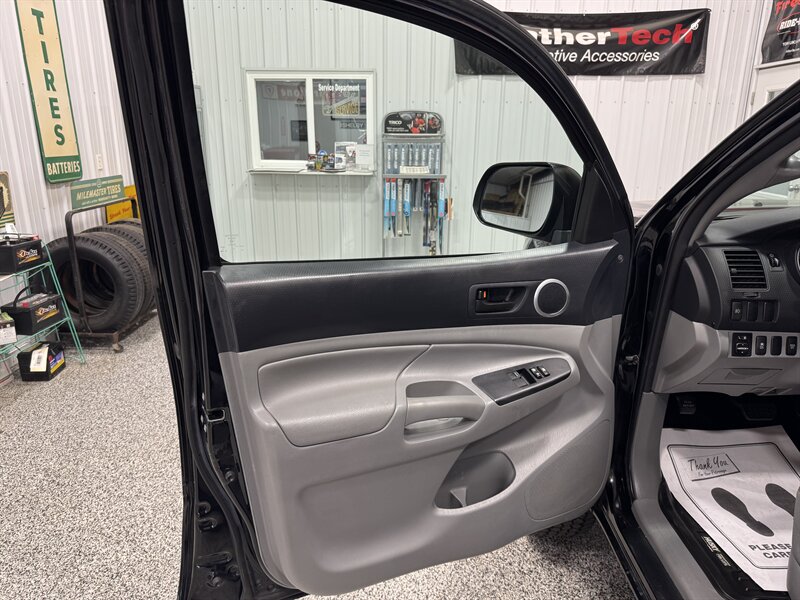 2012 Toyota Tacoma V6 - Photo 18 - Rochelle, IL 61068