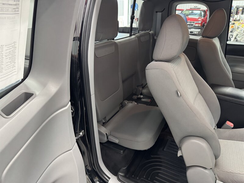 2012 Toyota Tacoma V6 - Photo 12 - Rochelle, IL 61068