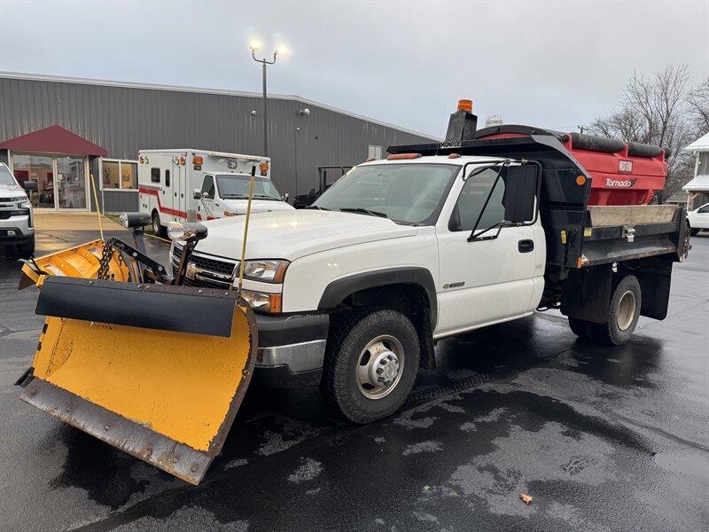 2007 Chevrolet Silverado 3500 Cab & Chassis   - Photo 1 - Rochelle, IL 61068