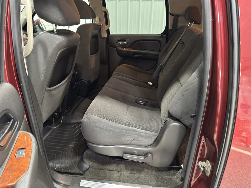 2008 Chevrolet Suburban - Photo 25 - Rochelle, IL 61068