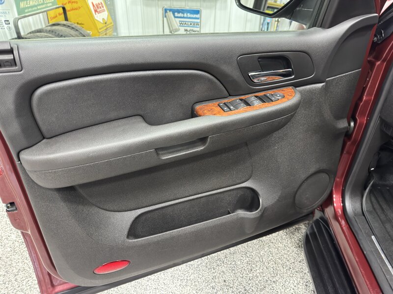 2008 Chevrolet Suburban - Photo 27 - Rochelle, IL 61068