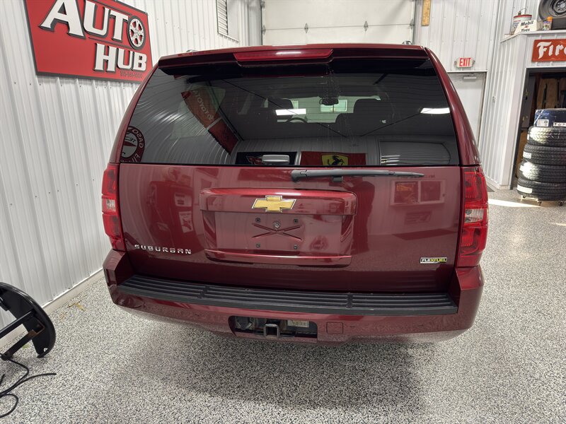 2008 Chevrolet Suburban - Photo 13 - Rochelle, IL 61068
