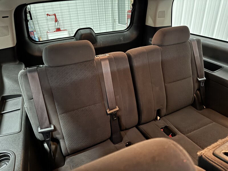 2008 Chevrolet Suburban - Photo 8 - Rochelle, IL 61068