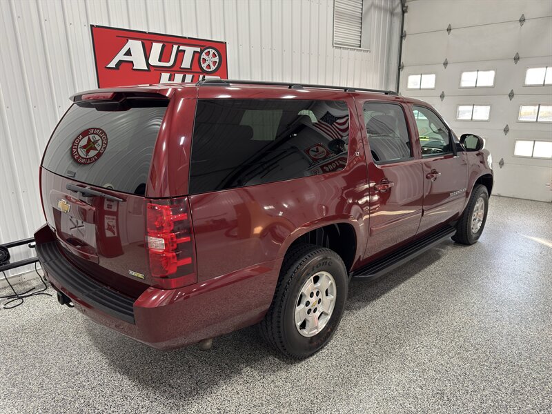 2008 Chevrolet Suburban - Photo 14 - Rochelle, IL 61068