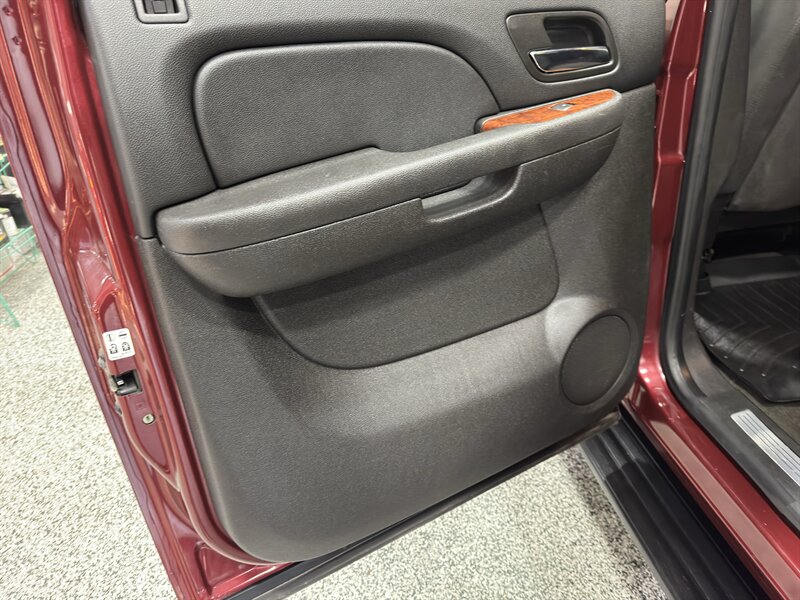 2008 Chevrolet Suburban - Photo 24 - Rochelle, IL 61068