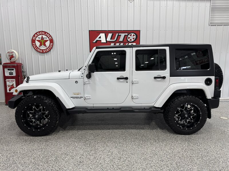 2015 Jeep Wrangler Sahara   - Photo 1 - Rochelle, IL 61068