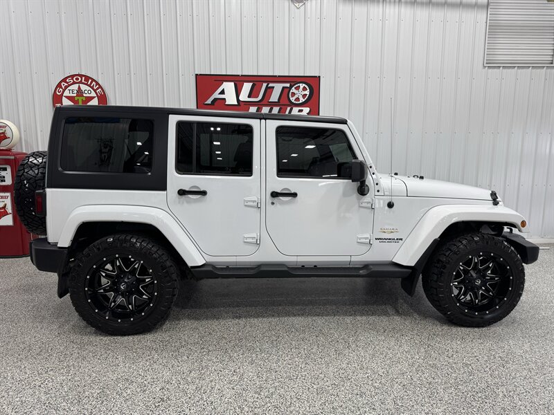 2015 Jeep Wrangler Sahara   - Photo 3 - Rochelle, IL 61068