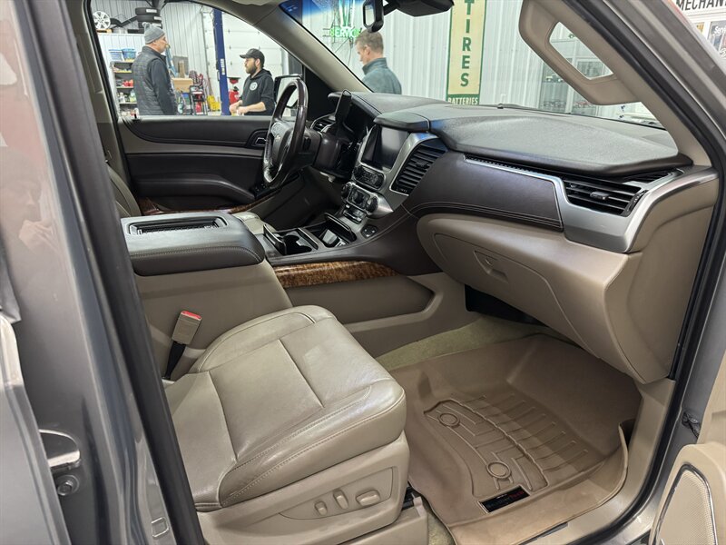 2018 Chevrolet Suburban Premier   - Photo 19 - Rochelle, IL 61068