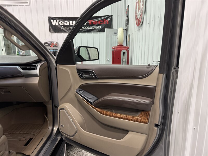 2018 Chevrolet Suburban Premier   - Photo 31 - Rochelle, IL 61068