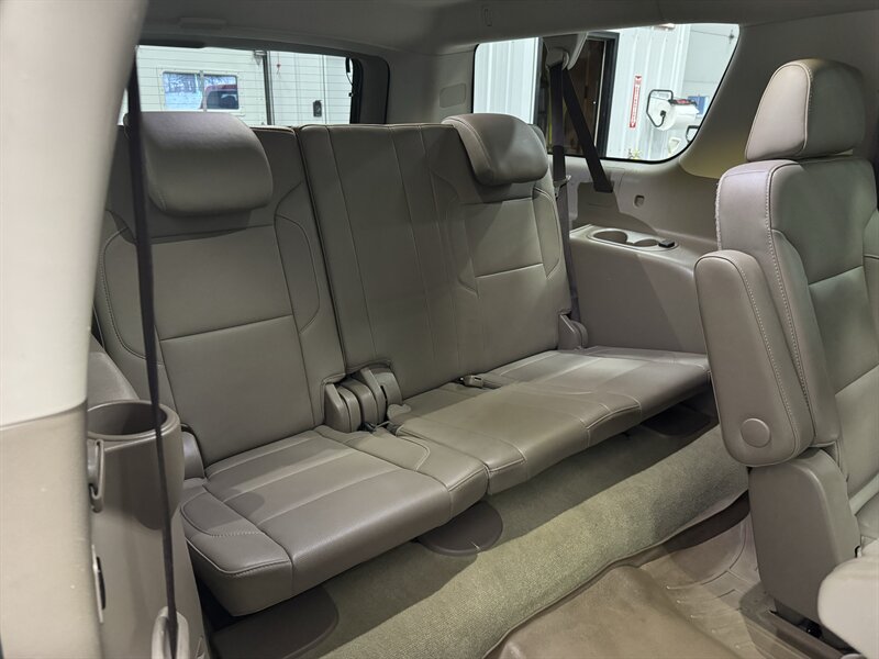 2018 Chevrolet Suburban Premier   - Photo 18 - Rochelle, IL 61068