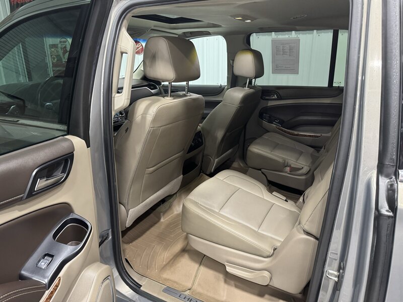 2018 Chevrolet Suburban Premier   - Photo 14 - Rochelle, IL 61068