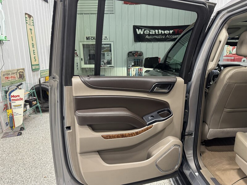 2018 Chevrolet Suburban Premier   - Photo 29 - Rochelle, IL 61068