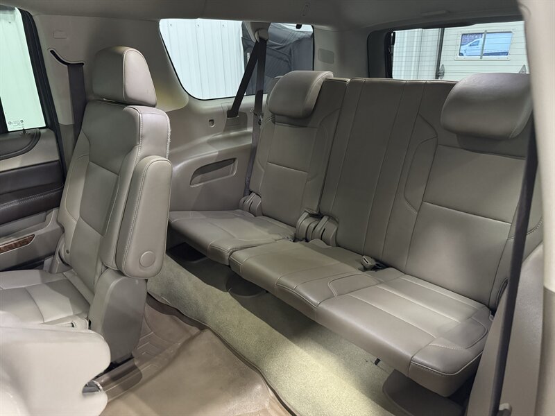 2018 Chevrolet Suburban Premier   - Photo 15 - Rochelle, IL 61068