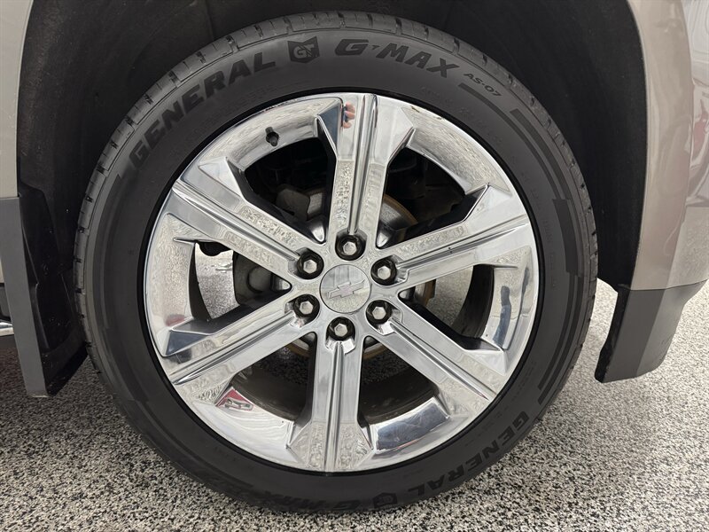 2018 Chevrolet Suburban Premier   - Photo 26 - Rochelle, IL 61068