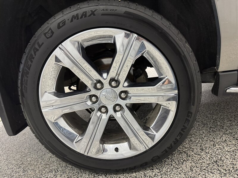 2018 Chevrolet Suburban Premier   - Photo 25 - Rochelle, IL 61068