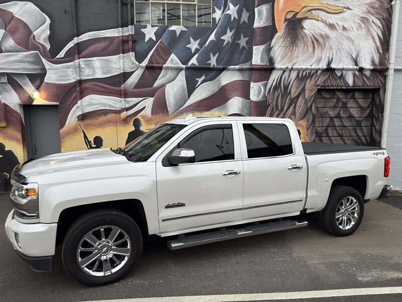 2017 Chevrolet Silverado 1500 High Country   - Photo 1 - Rochelle, IL 61068