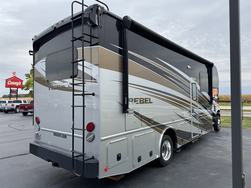 2021 Nexus Rebel 30R - Photo 2 - Rochelle, IL 61068