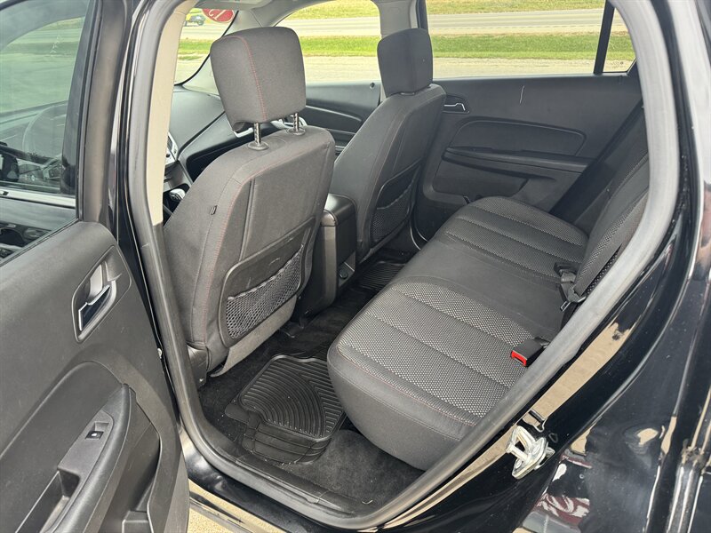 2015 GMC Terrain SLE-2   - Photo 12 - Rochelle, IL 61068