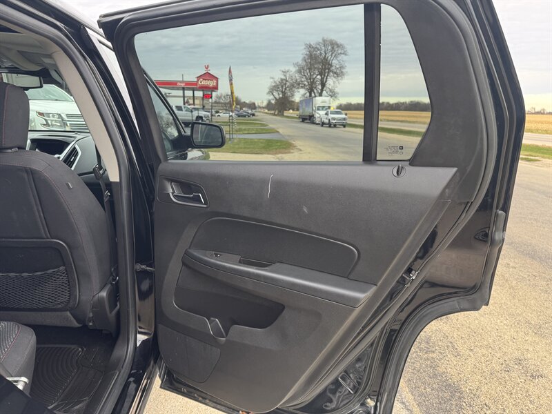 2015 GMC Terrain SLE-2   - Photo 22 - Rochelle, IL 61068