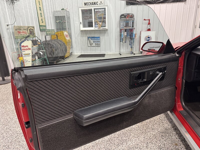 1984 Chevrolet Camaro Z28   - Photo 32 - Rochelle, IL 61068