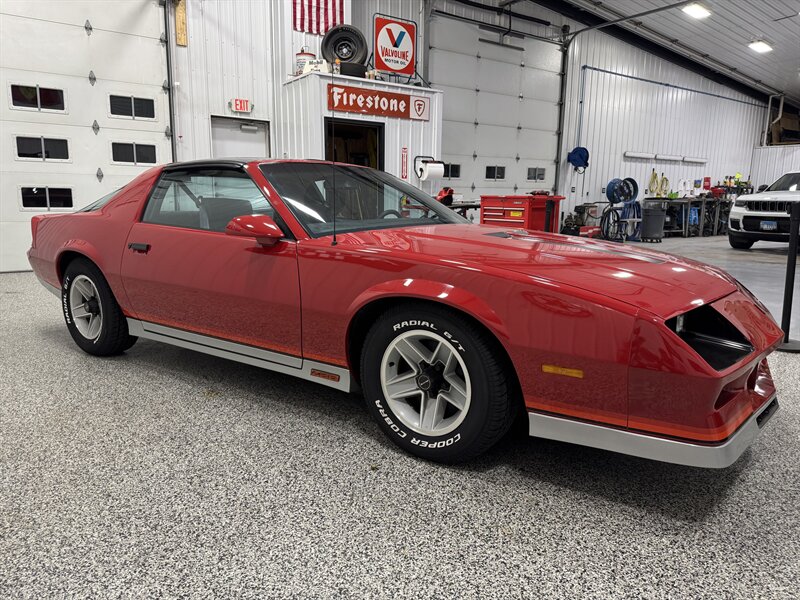 1984 Chevrolet Camaro Z28   - Photo 3 - Rochelle, IL 61068