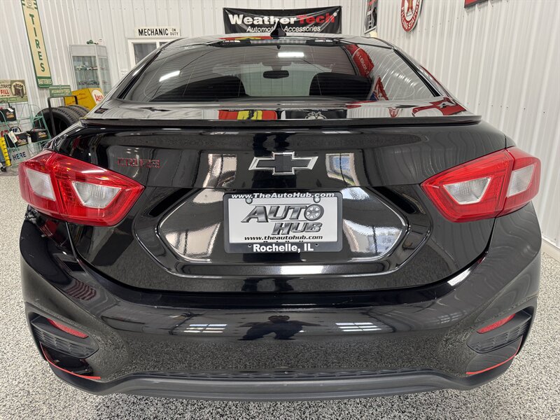 2017 Chevrolet Cruze LT Auto - Photo 20 - Rochelle, IL 61068