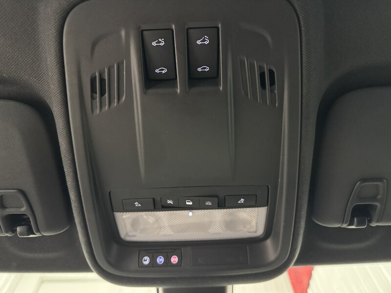 2017 Chevrolet Cruze LT Auto - Photo 11 - Rochelle, IL 61068