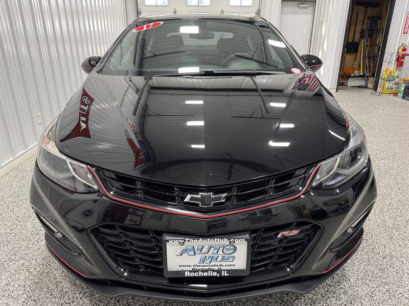 2017 Chevrolet Cruze LT Auto - Photo 18 - Rochelle, IL 61068