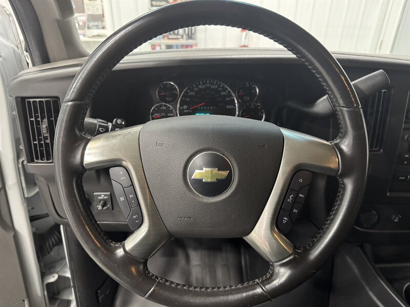 2019 Chevrolet Express LS 3500  15 Passenger - Photo 7 - Rochelle, IL 61068