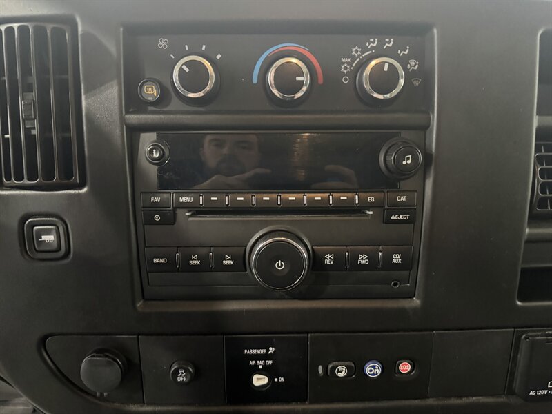 2019 Chevrolet Express LS 3500  15 Passenger - Photo 10 - Rochelle, IL 61068