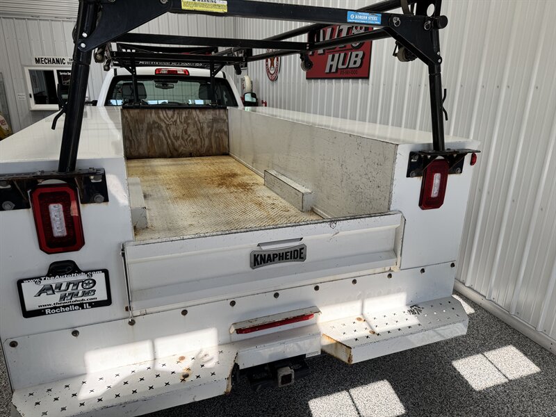 2019 Chevrolet Silverado 3500 Work Truck - Photo 5 - Rochelle, IL 61068