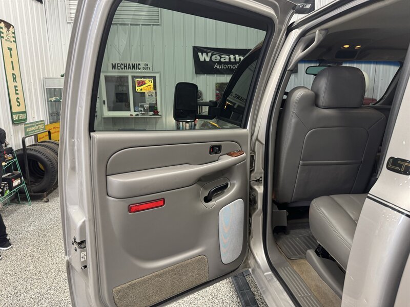 2005 Chevrolet Silverado 2500 LT 4dr Crew Cab LT   - Photo 14 - Rochelle, IL 61068